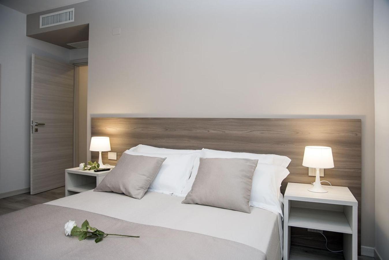 Camelot Appartamenti - Business E Holiday San Martino Buon Albergo Exteriér fotografie