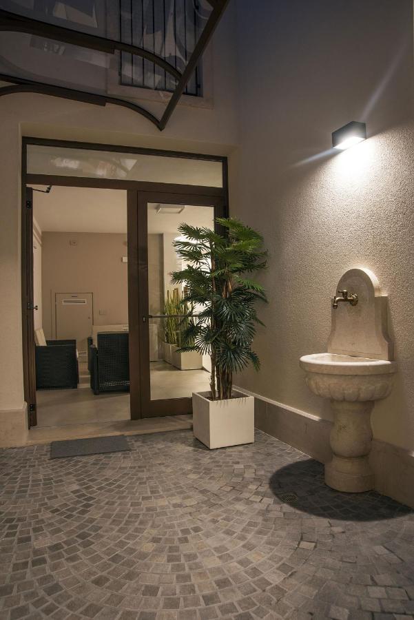 Camelot Appartamenti - Business E Holiday San Martino Buon Albergo Exteriér fotografie